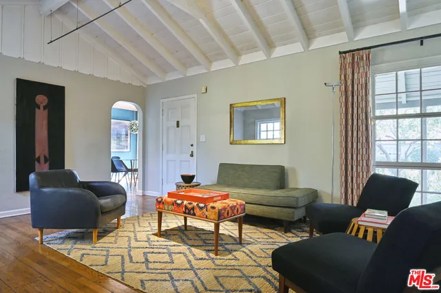 $6,450 | 5105 Morella Avenue, Valley Village, CA 91607