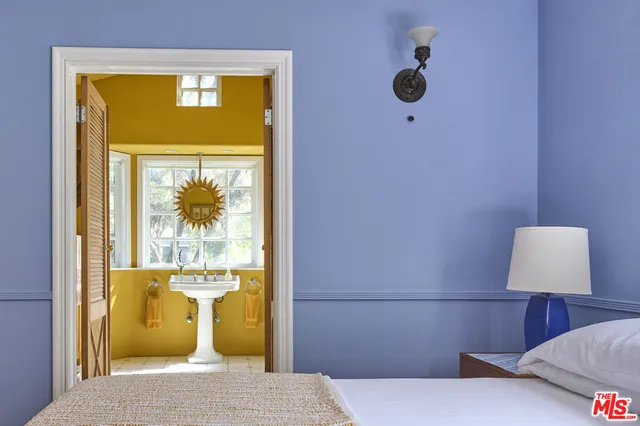 $6,450 | 5105 Morella Avenue, Valley Village, CA 91607