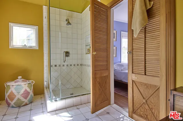 $6,450 | 5105 Morella Avenue, Valley Village, CA 91607