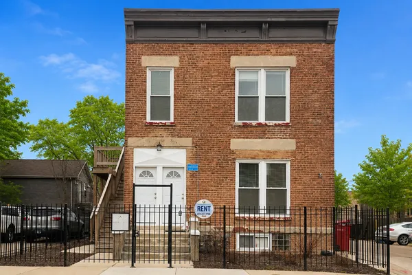 $1,550 | 211 South Campbell Avenue, Unit GARDEN, Chicago, IL 60612
