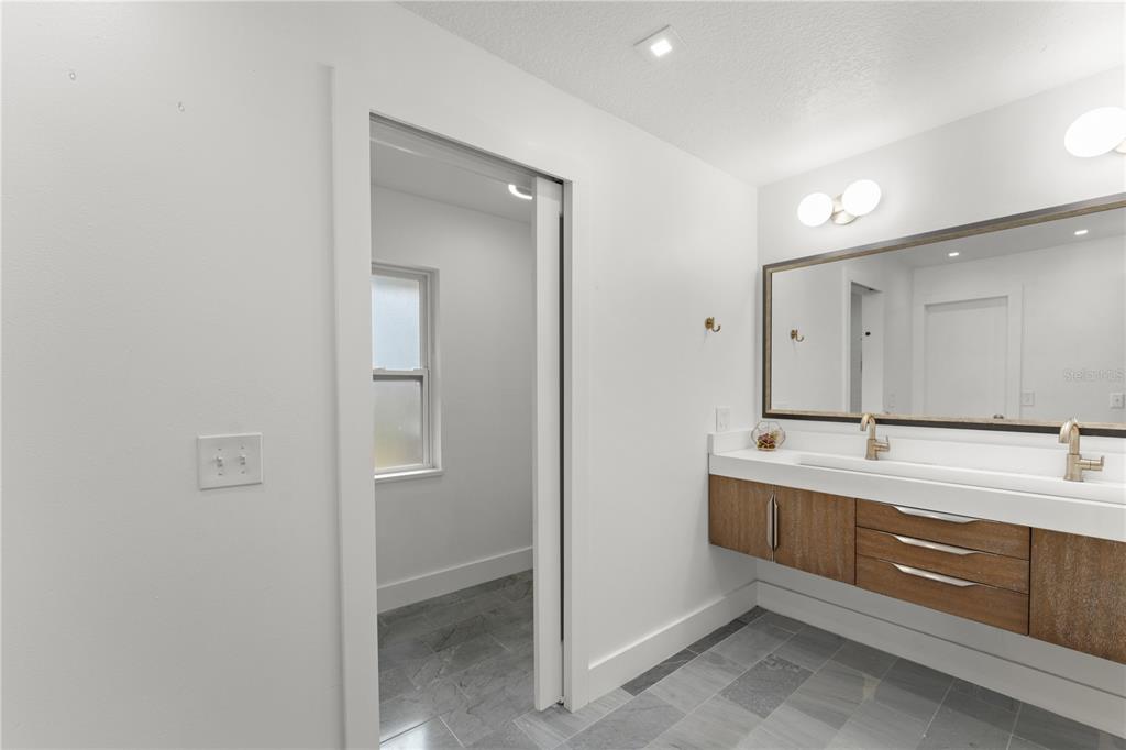 7921 Sebago Court Orlando, FL 32835 - Photo 16 of 39