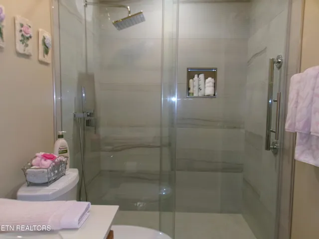 $405,000 | 14 Brooks Lane, Crossville, TN 38558