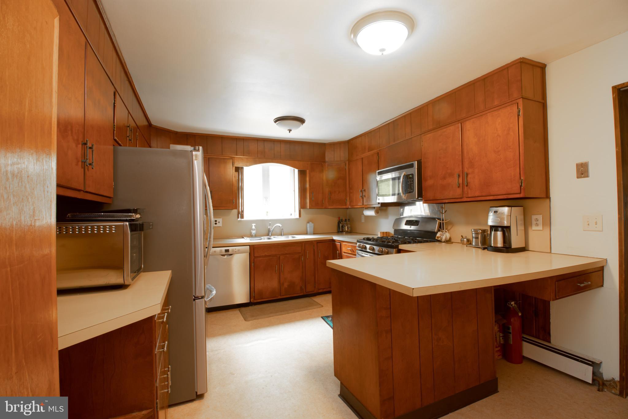 3014 Old County Road Newark, DE 19702 - Photo 17 of 38 Kitchen & all appliances stay