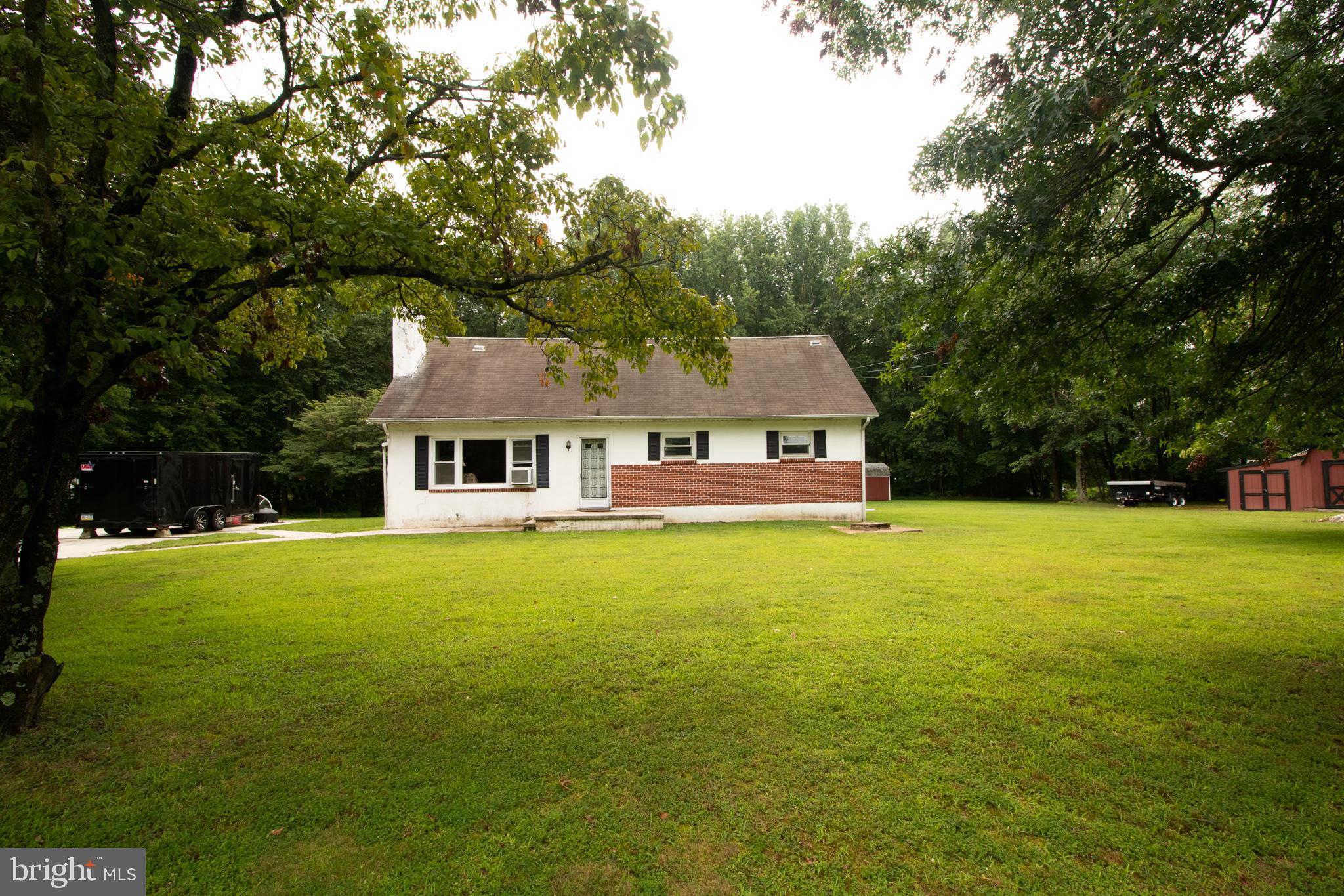 3014 Old County Road Newark, DE 19702 - Photo 38 of 38 Front of house with large property