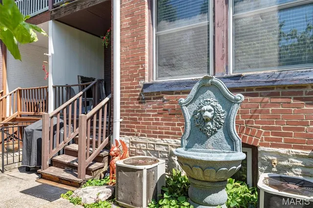 $349,900 | 3830 Shaw Boulevard, Unit A, St. Louis, MO 63110