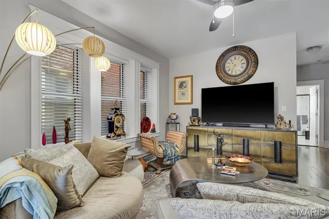 $349,900 | 3830 Shaw Boulevard, Unit A, St. Louis, MO 63110