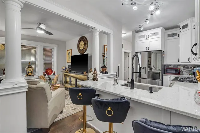 $349,900 | 3830 Shaw Boulevard, Unit A, St. Louis, MO 63110