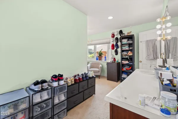 a very nice looking room with a big room