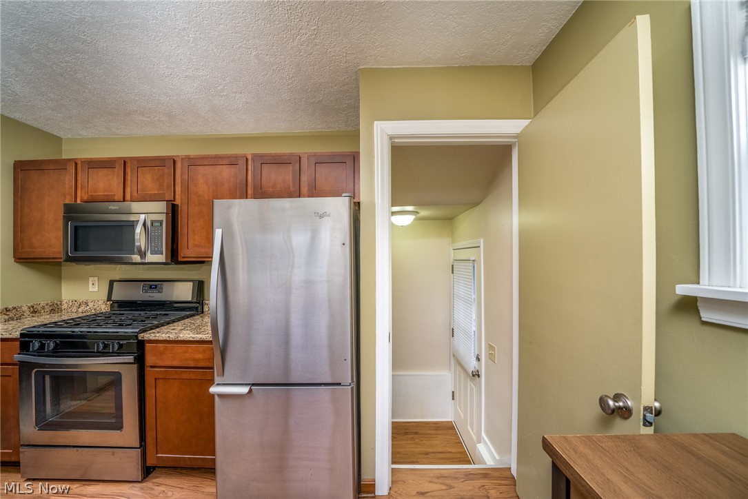 1444 Steese Road Uniontown, OH 44685 - Photo 4 of 25 Gallery Image 4