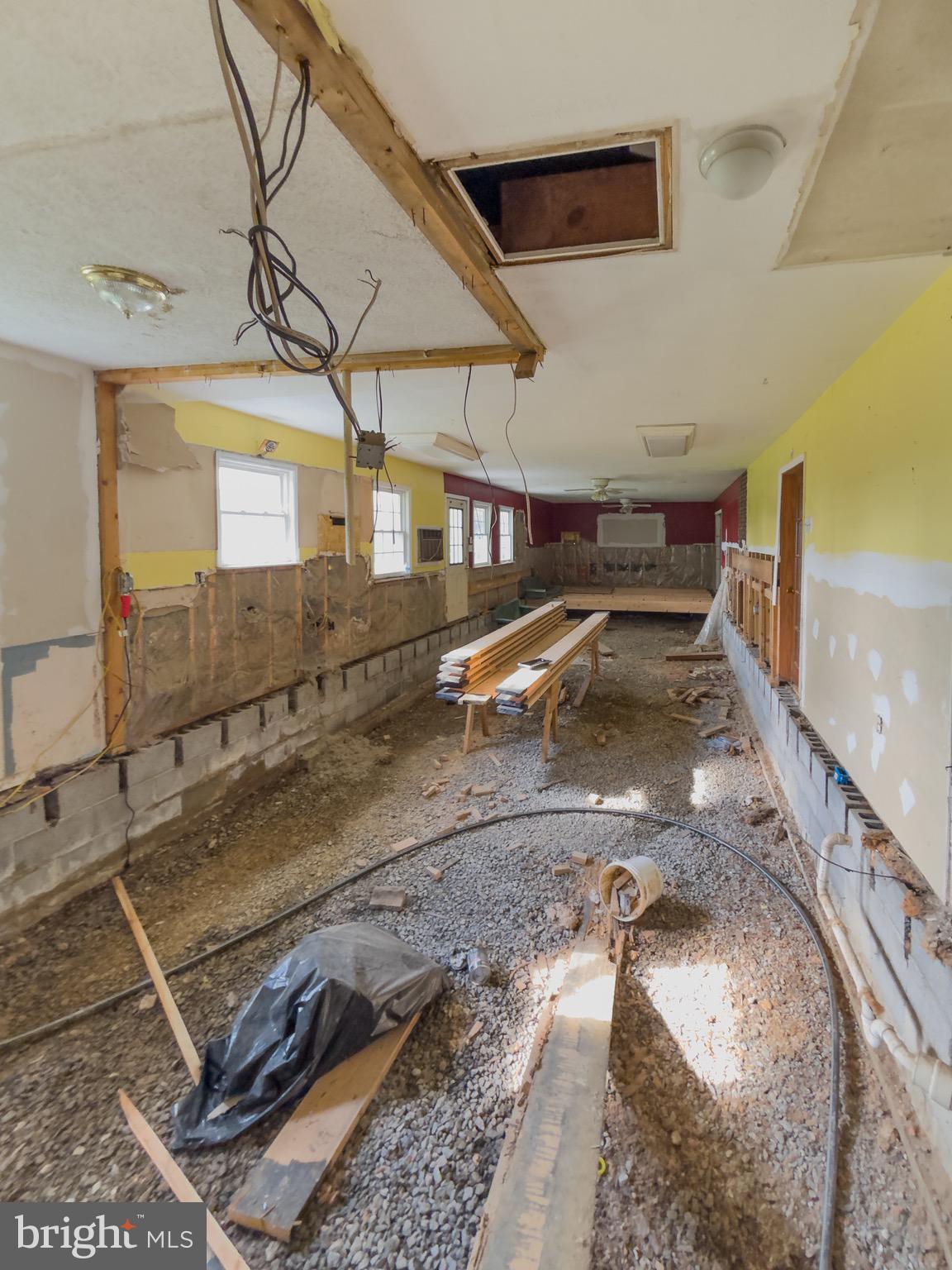 11101 Winchester Grade Road Berkeley Springs, WV 25411 - Photo 20 of 44 a view of a backyard