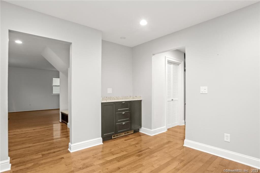 10 Harvann Road Norwalk, CT 06850 - Photo 7 of 32