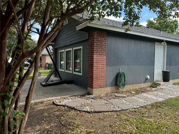 a view of outdoor space yard and patio