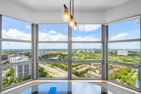 $799,999 | 3500 Mystic Pointe Drive, Unit PH4, Aventura, FL 33180