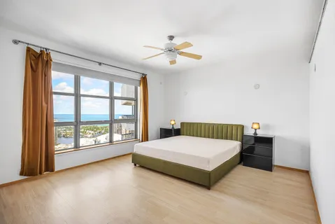 $799,999 | 3500 Mystic Pointe Drive, Unit PH4, Aventura, FL 33180