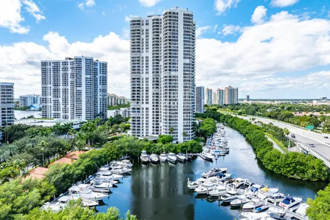 $799,999 | 3500 Mystic Pointe Drive, Unit PH4, Aventura, FL 33180
