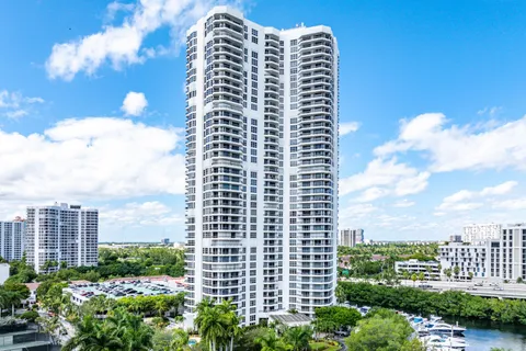 $799,999 | 3500 Mystic Pointe Drive, Unit PH4, Aventura, FL 33180