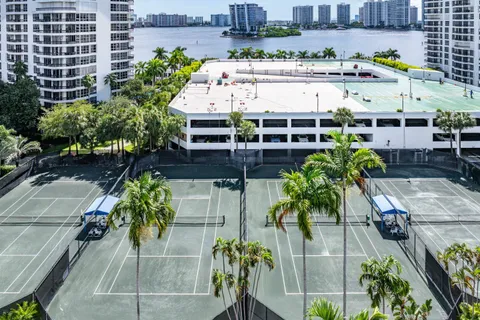 $799,999 | 3500 Mystic Pointe Drive, Unit PH4, Aventura, FL 33180