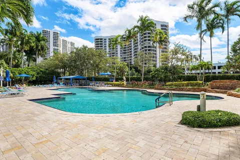 $799,999 | 3500 Mystic Pointe Drive, Unit PH4, Aventura, FL 33180