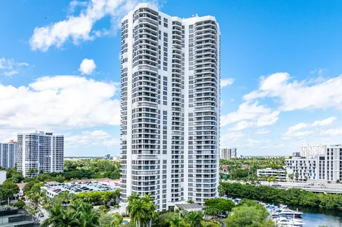 $799,999 | 3500 Mystic Pointe Drive, Unit PH4, Aventura, FL 33180