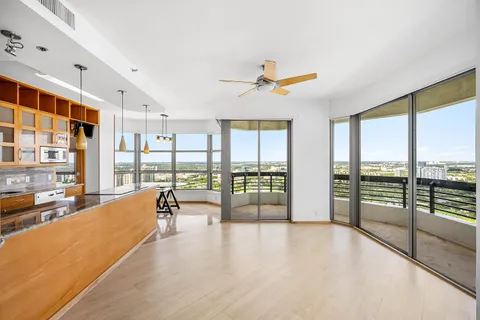 $799,999 | 3500 Mystic Pointe Drive, Unit PH4, Aventura, FL 33180