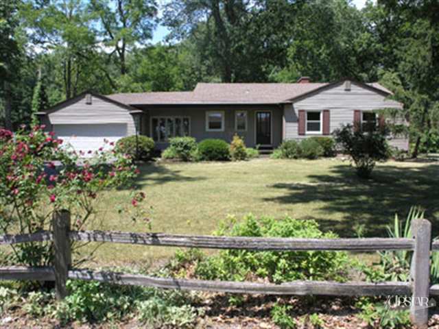 1204 Windsor Road Fort Wayne, IN 46825 - Photo 1 of 29 Gallery Image 1