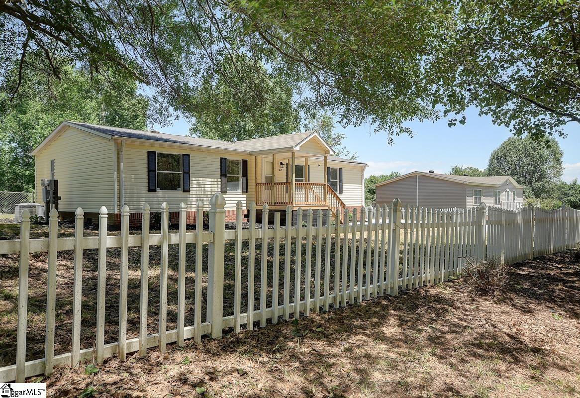 1624 South McElhaney Road Greer, SC 29651 - Photo 2 of 6 Gallery Image 2