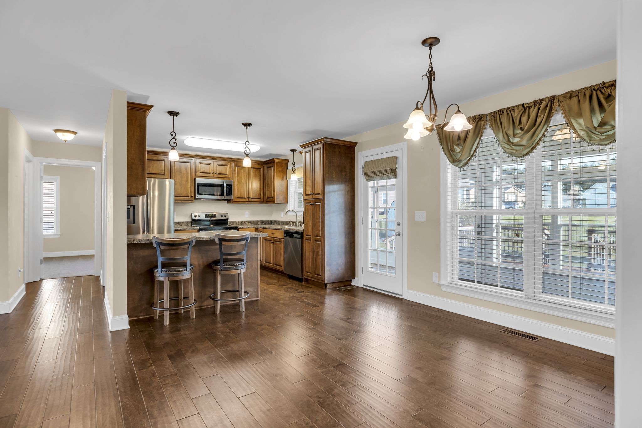 1650 Wellington Drive Columbia, TN 38401 - Photo 8 of 25 Dining Room