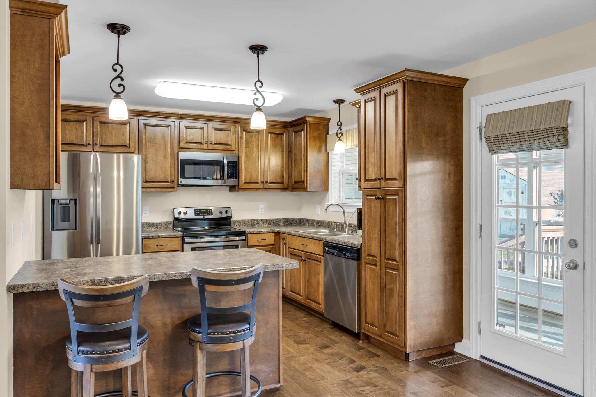 1650 Wellington Drive Columbia, TN 38401 - Photo 9 of 25 Kitchen with Stainless Steel appliances