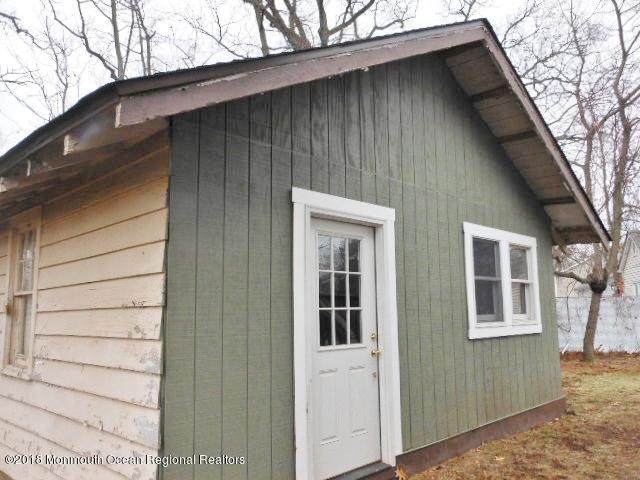 96 West Concourse Keyport, NJ 07735 - Photo 16 of 16 352-513149 - Garage turned into Workshop