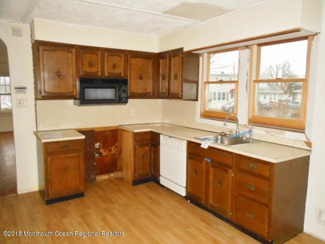 96 West Concourse Keyport, NJ 07735 - Photo 6 of 16 352-513149 - Kitchen - different angle