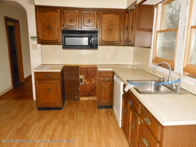 96 West Concourse Keyport, NJ 07735 - Photo 9 of 16 352-513149 - Kitchen