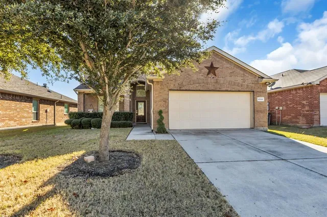 $2,350 | 1711 Twin Hills Way, Princeton, TX 75407