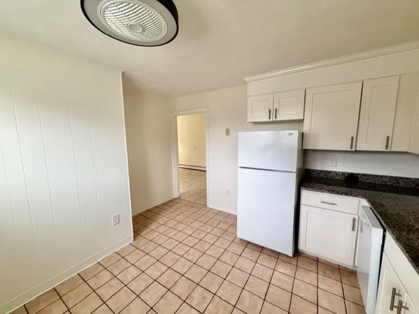 $1,900 | 900 Lexington Street, Unit B2, Waltham, MA 02452