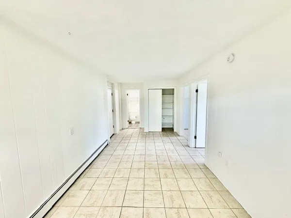 $1,900 | 900 Lexington Street, Unit B2, Waltham, MA 02452