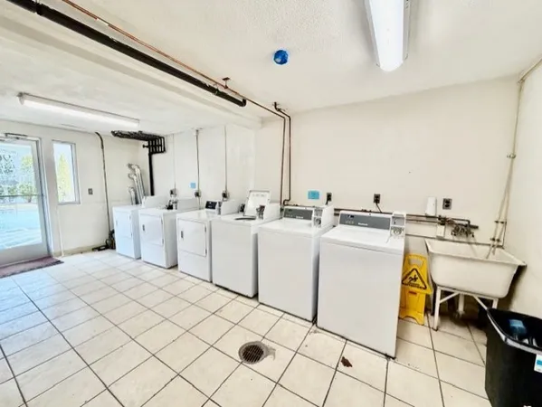 $1,900 | 900 Lexington Street, Unit B2, Waltham, MA 02452