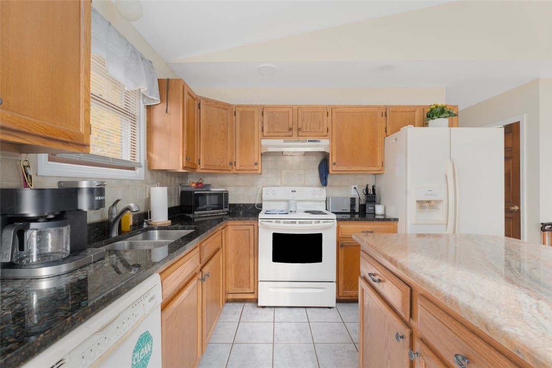 8 Dorr Street Cumberland, RI 02864 - Photo 9 of 20