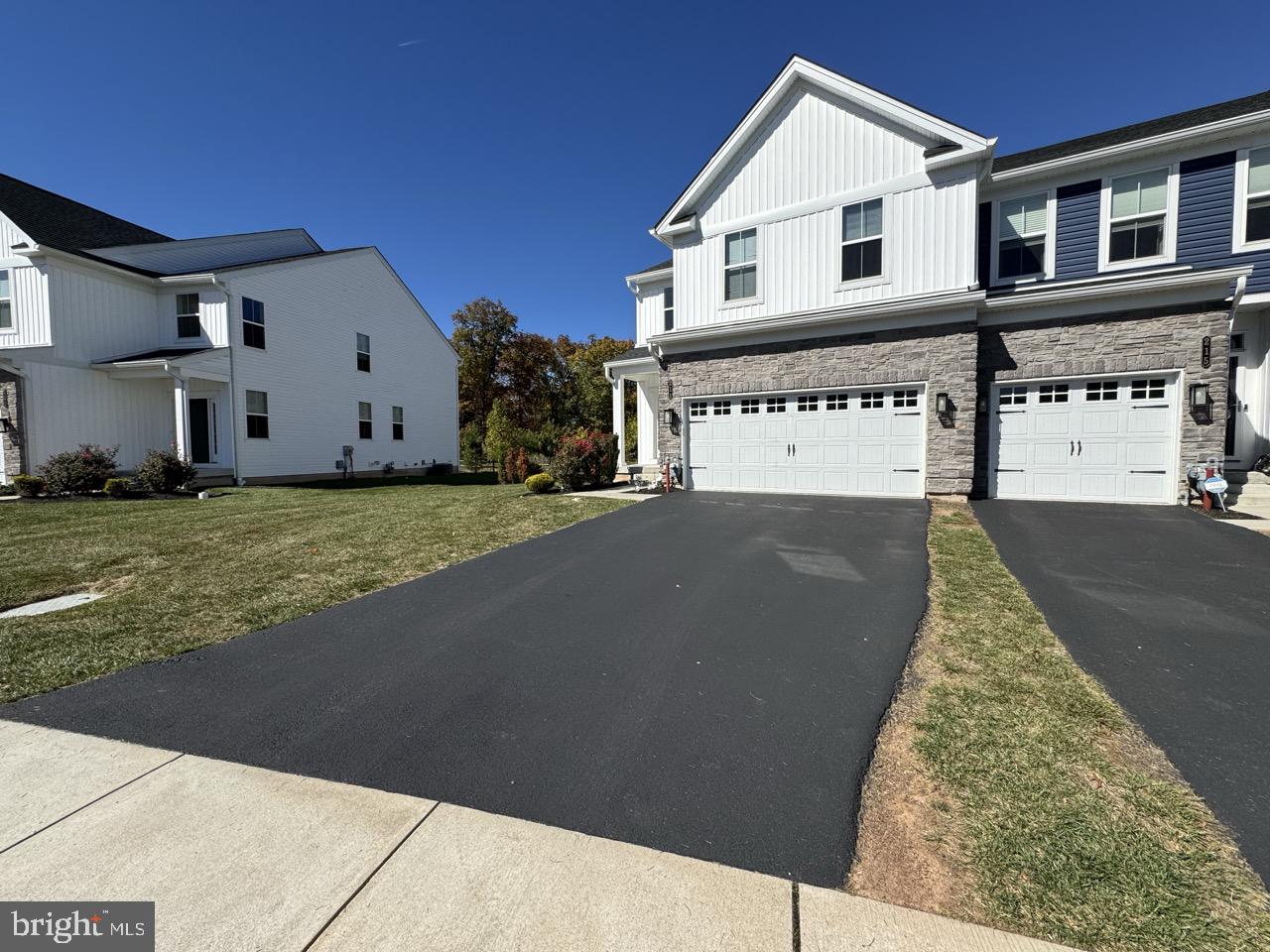 213 Wynstone Court Colmar, PA 18915 - Photo 4 of 39 view