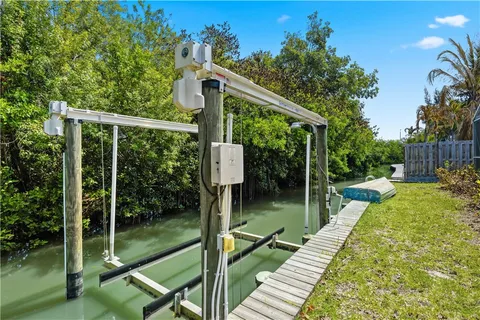 $545,000 | 212 14th Place, Vero Beach, FL 32960