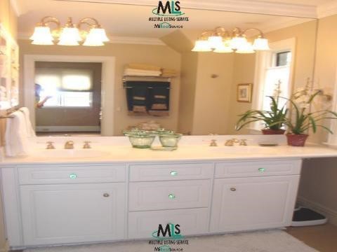 107 Moran Road Grosse Pointe, MI 48236 - Photo 6 of 9 832438-5.JPG