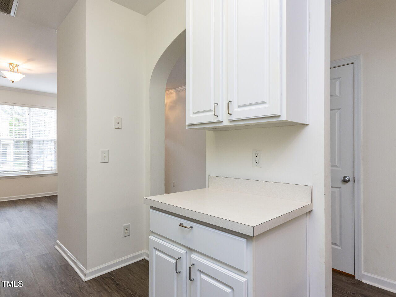 8244 City Loft Court Raleigh, NC 27613 - Photo 8 of 32 008-1280x960-kitchen