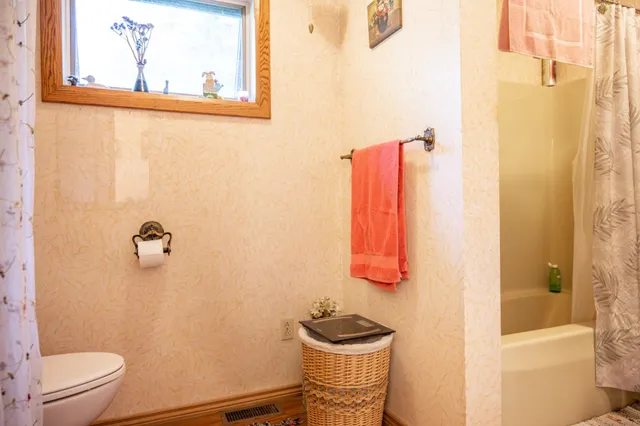 $430,000 | W8601 Highway 82, Elroy, WI 53929