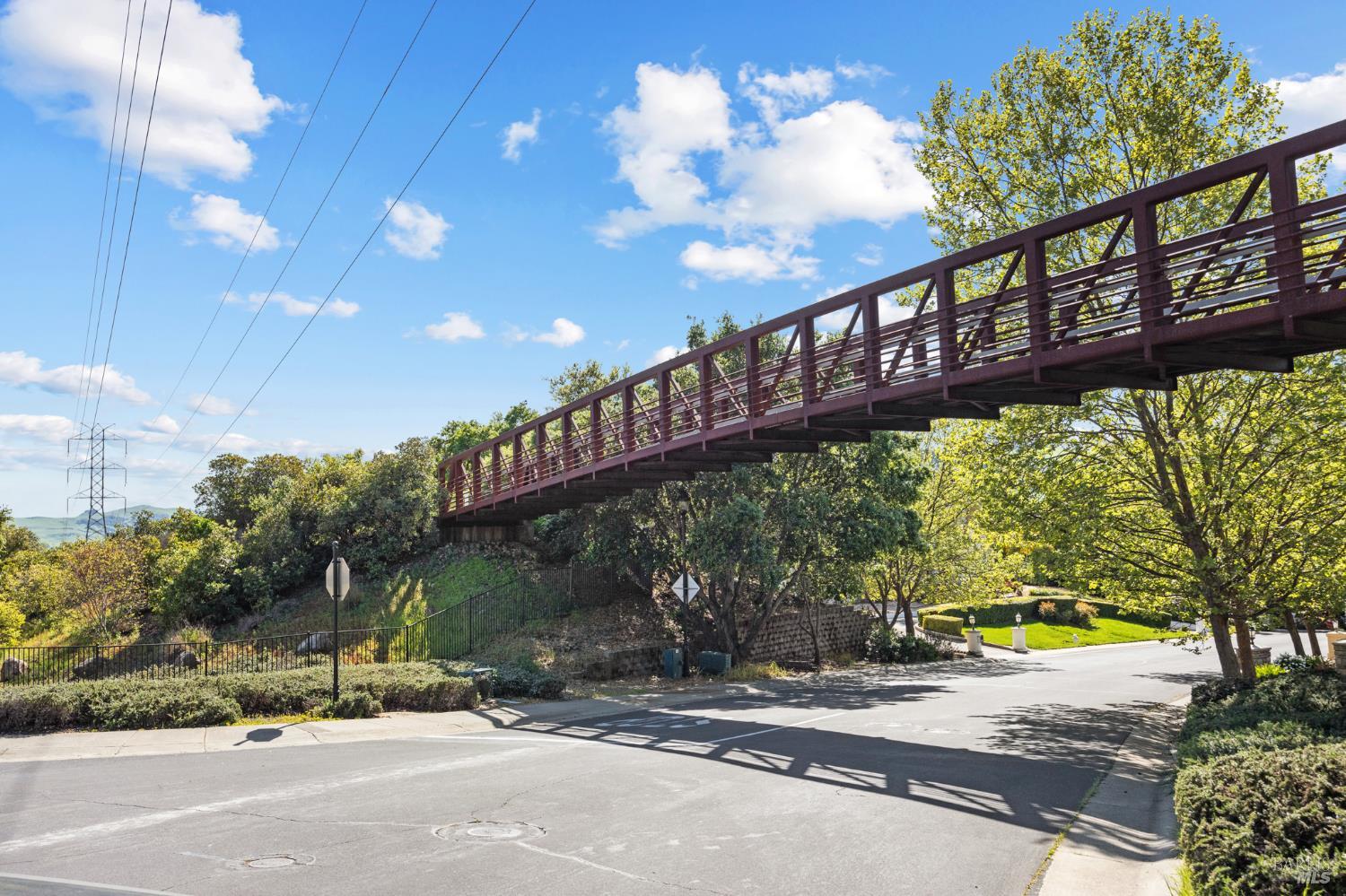 738 Bridle Ridge Court Fairfield, CA 94534 - Photo 4 of 31