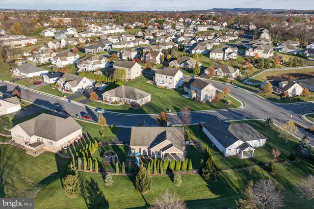 $615,000 | 47 Franklin Drive, Mechanicsburg, PA 17055