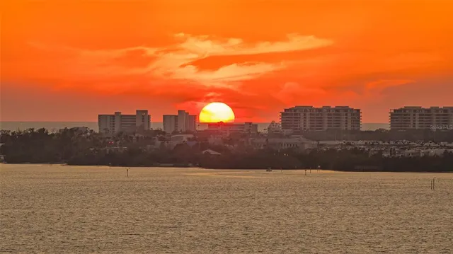 $3,900,000 | 35 Watergate Drive, Unit 1101, Sarasota, FL 34236