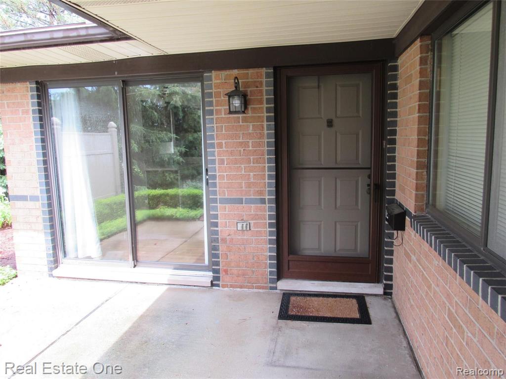 988 Wexford Way, Unit 32 Rochester Hills, MI 48307 - Photo 4 of 24
