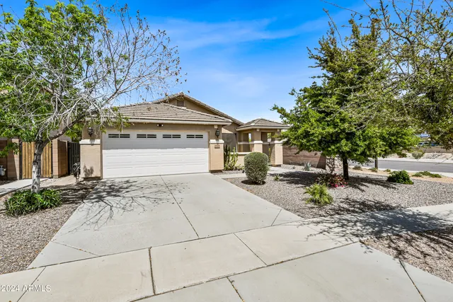 $2,200 | 2992 East Blue Ridge Way, Gilbert, AZ 85298