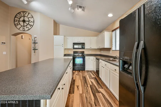 $2,200 | 2992 East Blue Ridge Way, Gilbert, AZ 85298