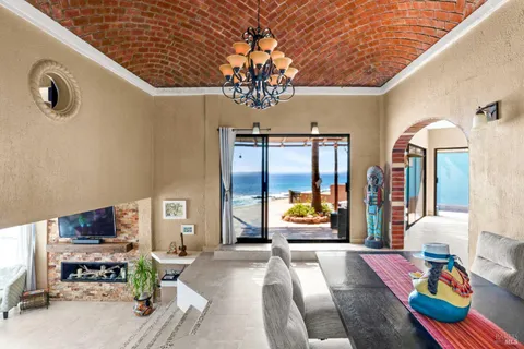 $3,375,000 | 1 Manzana, Outside California, CA 23536