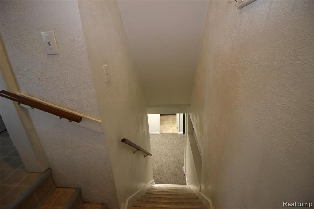 24080 Colgate Street Dearborn Heights, MI 48125 - Photo 25 of 32