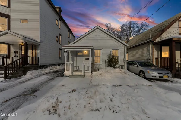 $195,000 | 118 Degraff Street, Schenectady, NY 12308